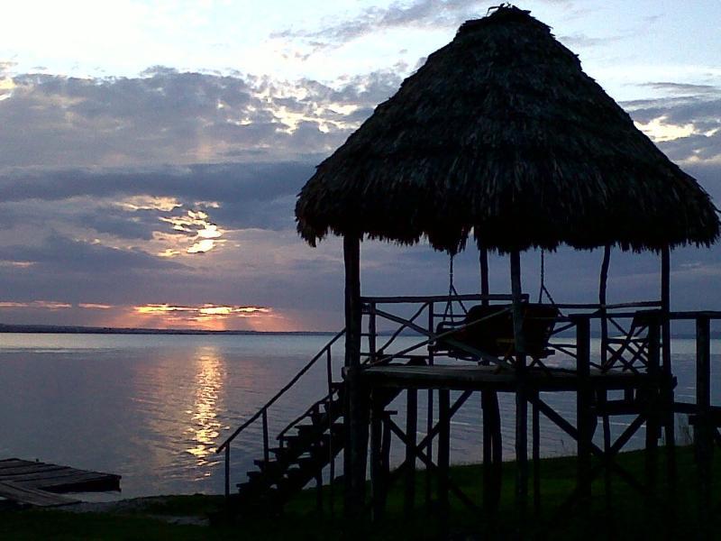 Camino Real Tikal‎ Hotell El Remate Exteriör bild
