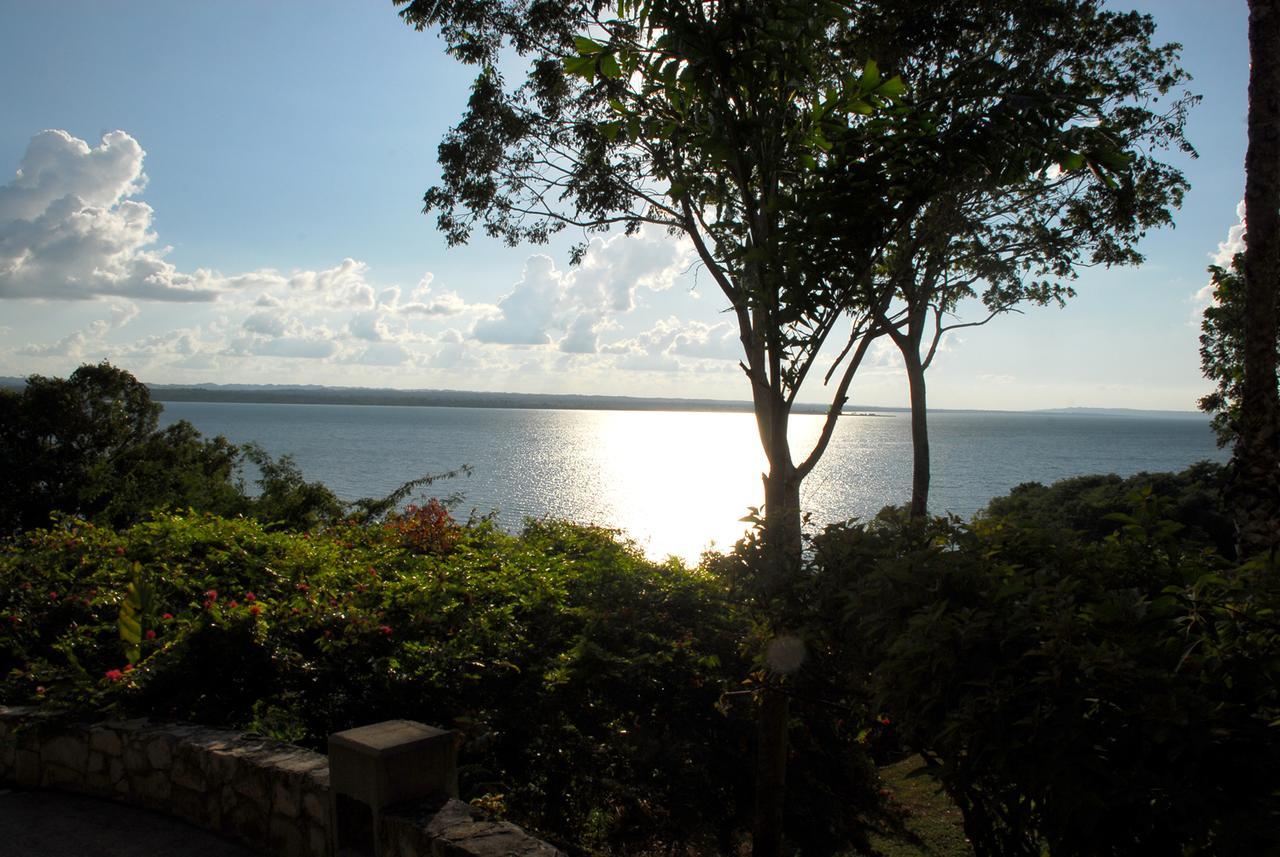 Camino Real Tikal‎ Hotell El Remate Exteriör bild